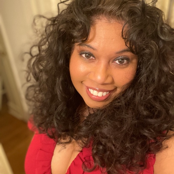 Meet your Posher, Joanna - Picture 1 of 1